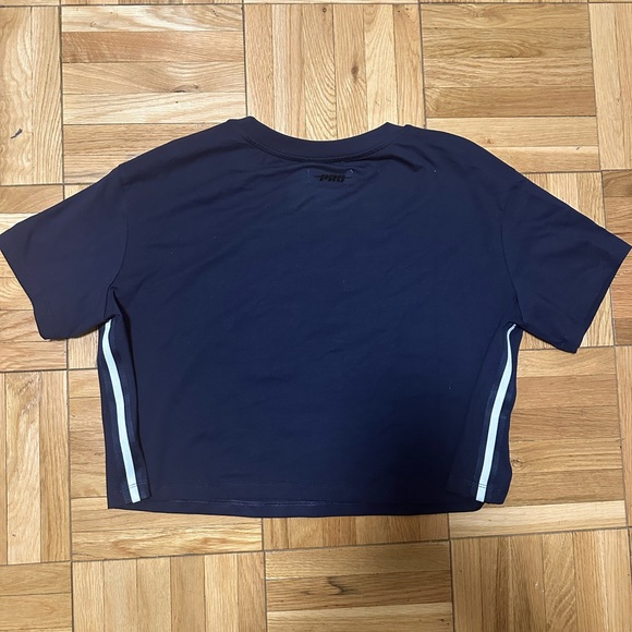 New York Yankees Pro Standard Retro Classic Cropped Boxy Tee in Navy, Size M - Picture 6 of 6